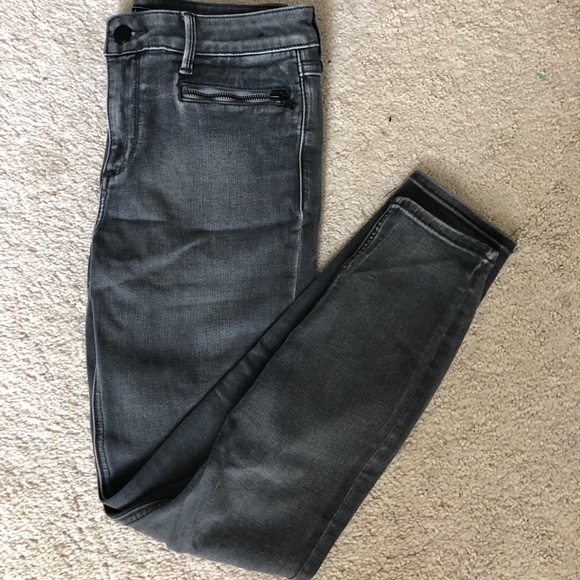 Abercrombie & Fitch Denim - Abercrombie Gray Jeans w/ Zipper Detail Size 28